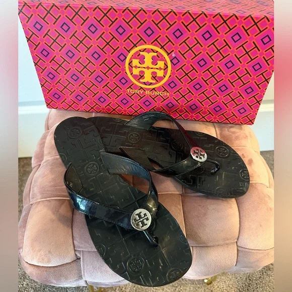 Tory Burch Black flip flops - Picture 3 of 10
